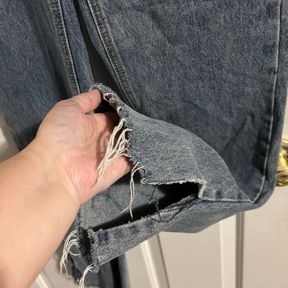 Nasty Gal Jeans Mid Rise Reg 6 Pants Distressed Blue Acid Wash Denim Street Y2K - Picture 2 of 5